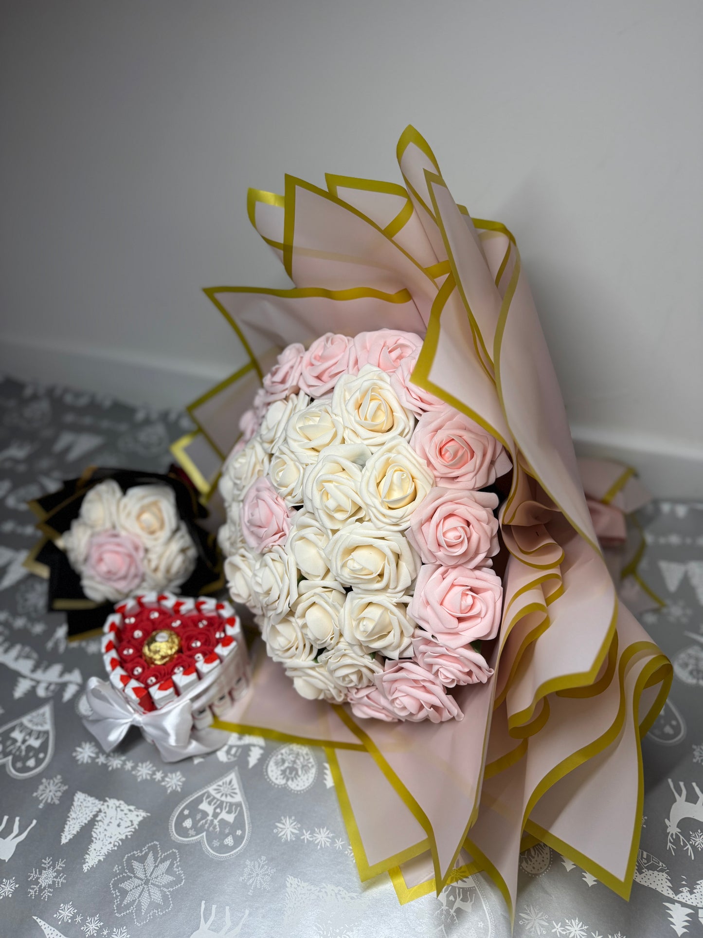 Heart of Roses Set | Set “Buchetul Inimii” +BRATARA CADOU