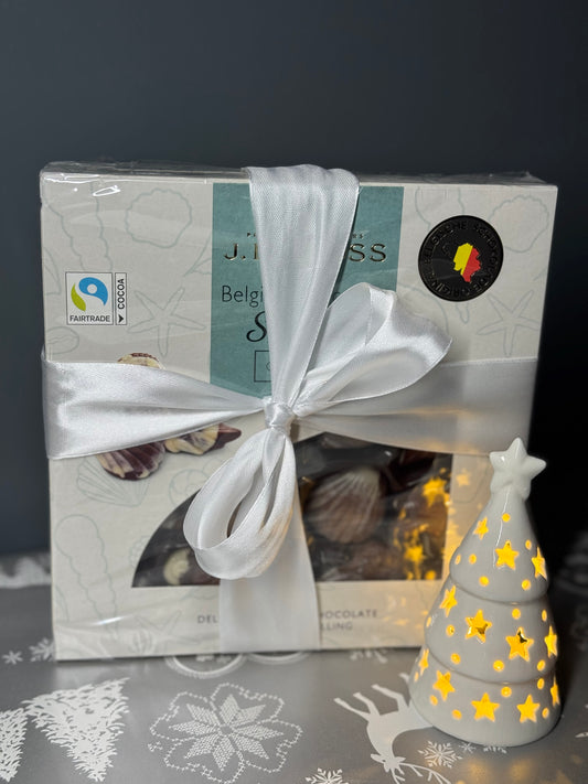 ⭐ Christmas Gift Set – Light-Up Tree & Belgian Chocolates| ⭐ Set Cadou Crăciun – Brad Luminos & Ciocolată Belgiană