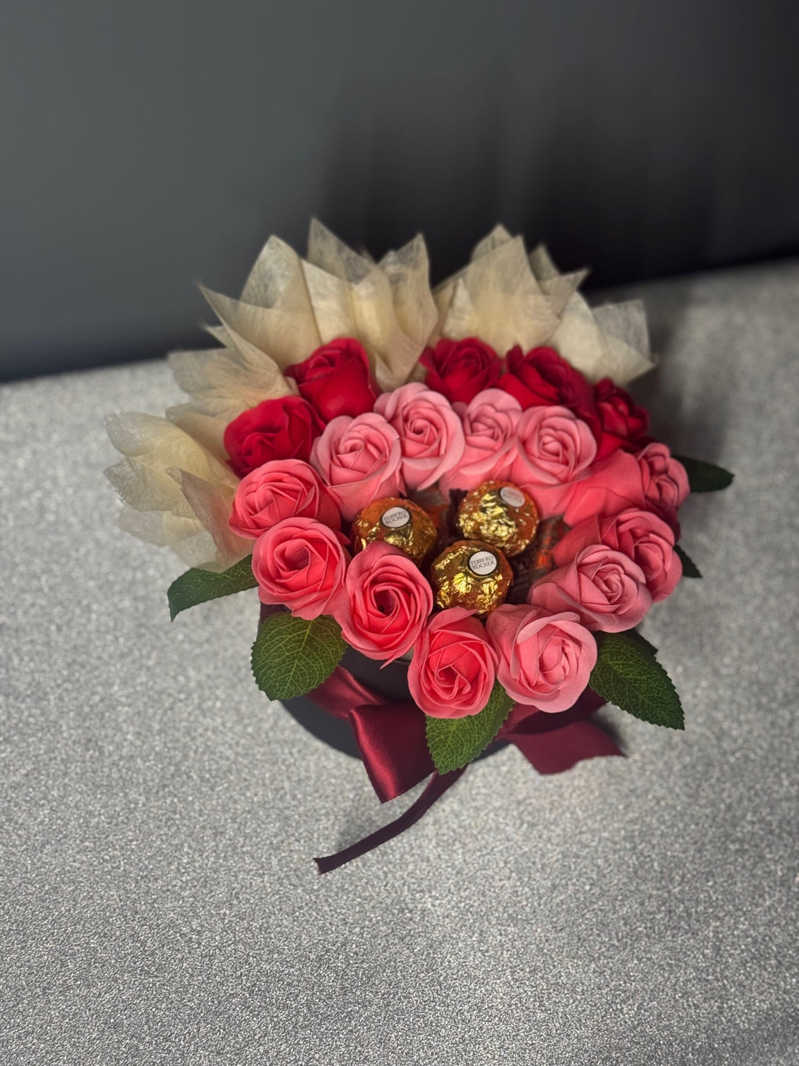 Deluxe Box Roses & Ferrero